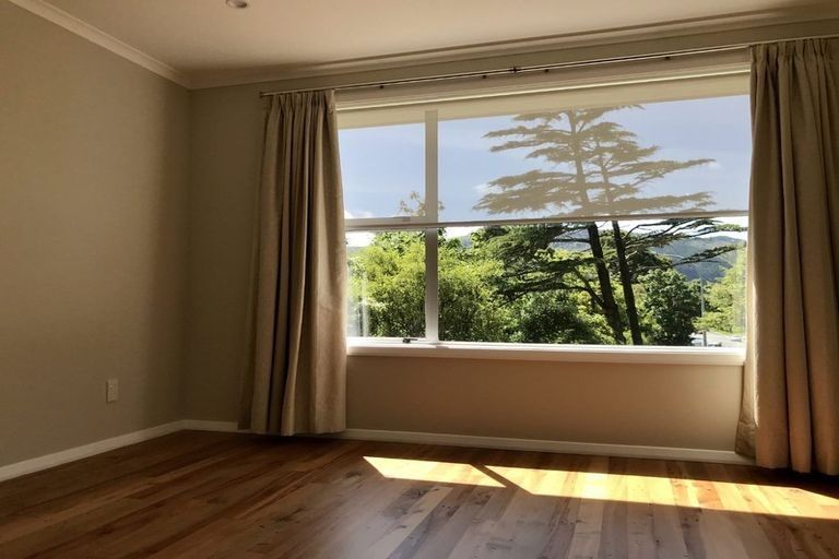 Photo of property in 1 Blue Mountains Road, Silverstream, Upper Hutt, 5019