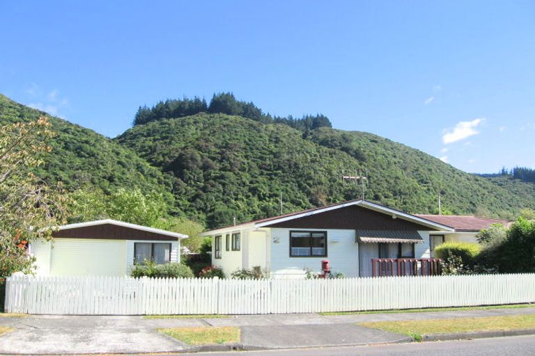 Photo of property in 1/6 Gemstone Drive, Birchville, Upper Hutt, 5018