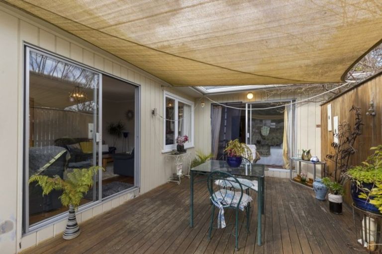 Photo of property in 32 Lowry Crescent, Stokes Valley, Lower Hutt, 5019