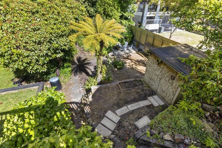 Photo of property in 18 Mahoe Street, Eastbourne, Lower Hutt, 5013