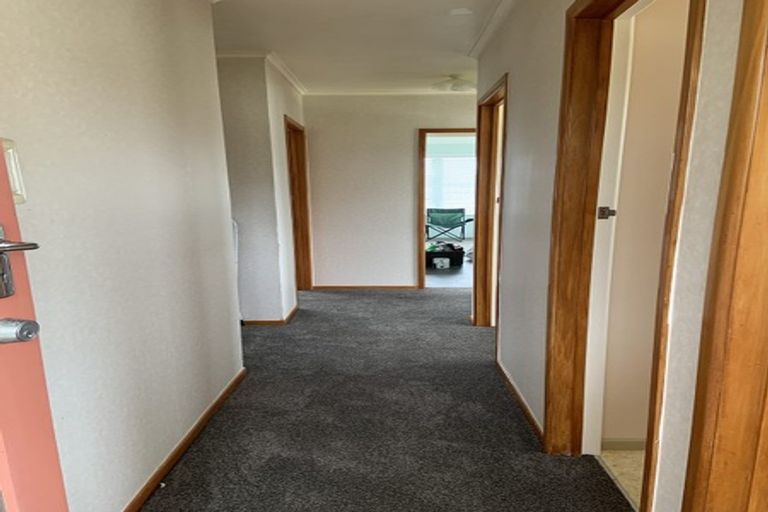 Photo of property in 43 Mason Street, New Lynn, Auckland, 0600