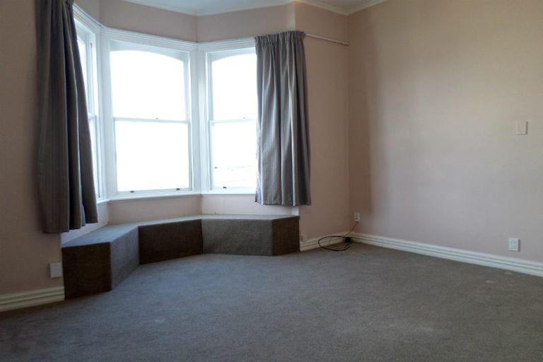 Photo of property in 2/28 Grant Road, Thorndon, Wellington, 6011