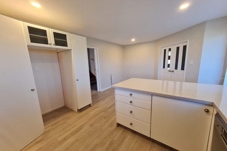 Photo of property in 2 Hatfield Place, Avonhead, Christchurch, 8042