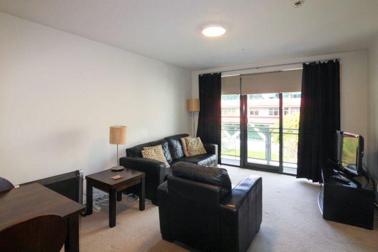 Photo of property in Dual Apartments, 410/142 Vivian Street, Te Aro, Wellington, 6011