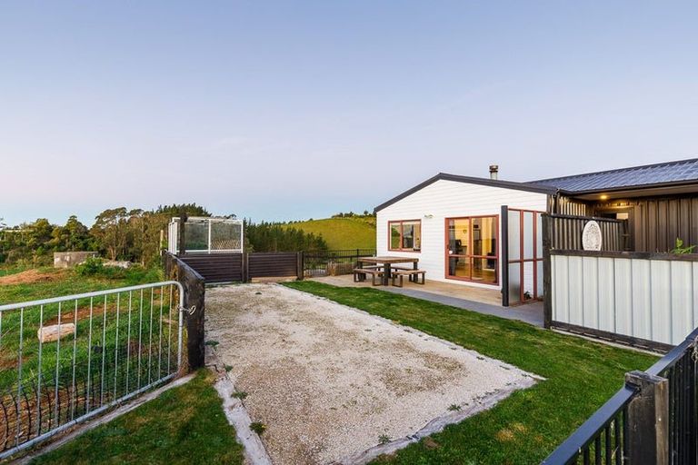 Photo of property in 527 Frankley Road, Hurworth, New Plymouth, 4371