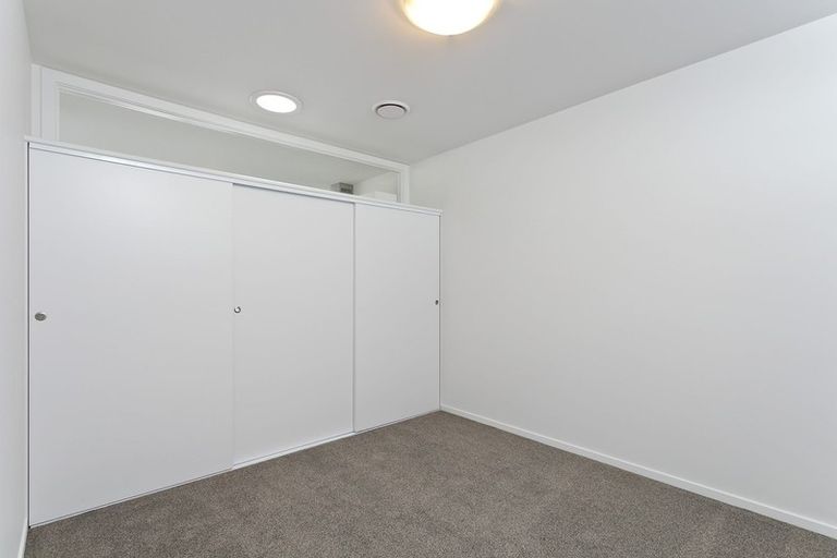 Photo of property in 10/26 Railway Street West, Papakura, 2110