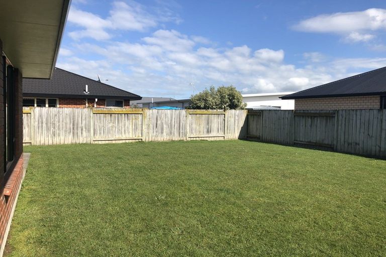 Photo of property in 41 Boston Parade, Kelvin Grove, Palmerston North, 4414