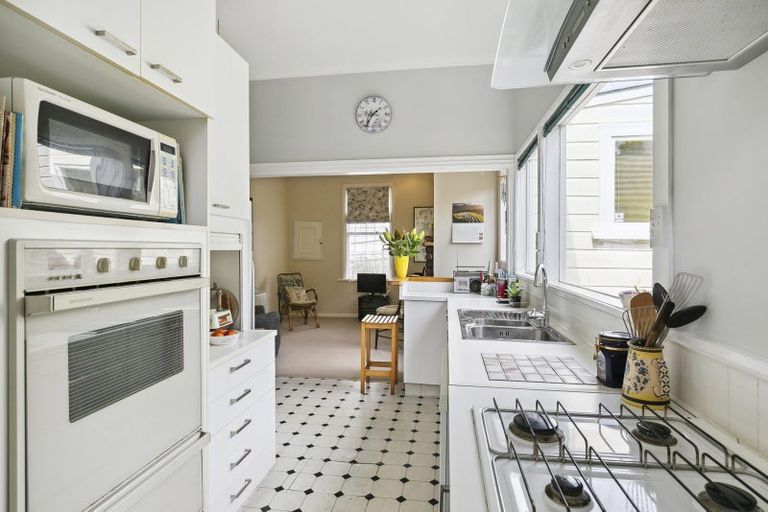 Photo of property in 42 Crawford Road, Kilbirnie, Wellington, 6022