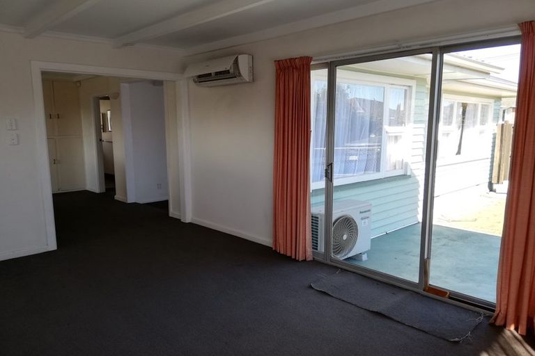 Photo of property in 8 Fenchurch Street, Northcote, Christchurch, 8052