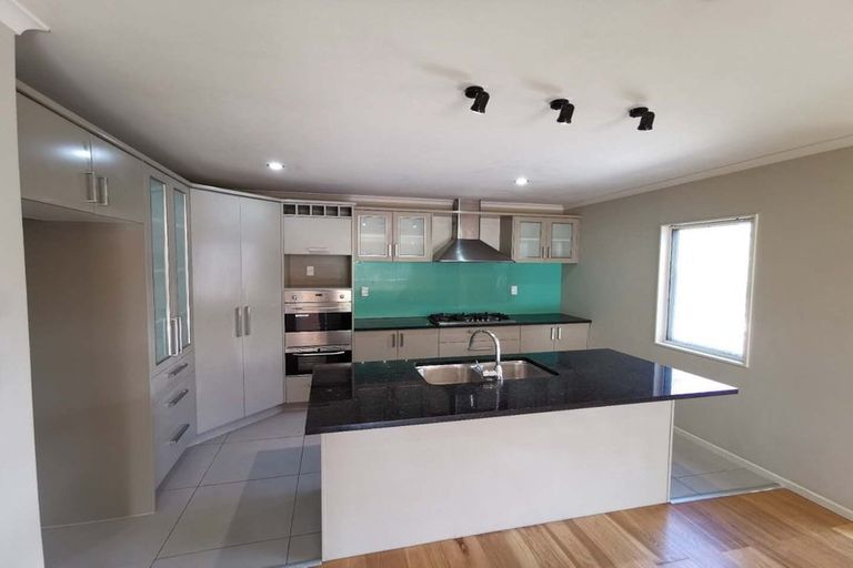 Photo of property in 19 Hornbill Drive, Fairview Heights, Auckland, 0632