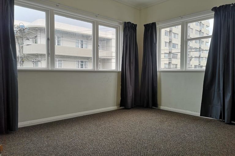 Photo of property in 132 Brougham Street, Mount Victoria, Wellington, 6011