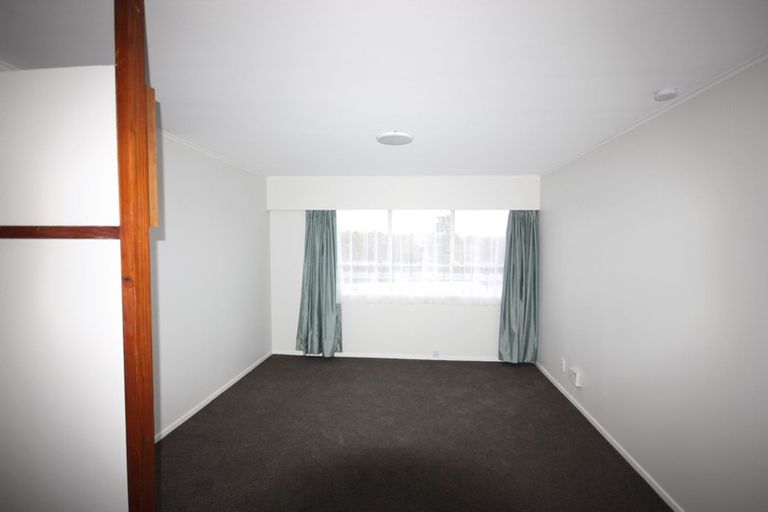 Photo of property in 64a Clayburn Road, Glen Eden, Auckland, 0602