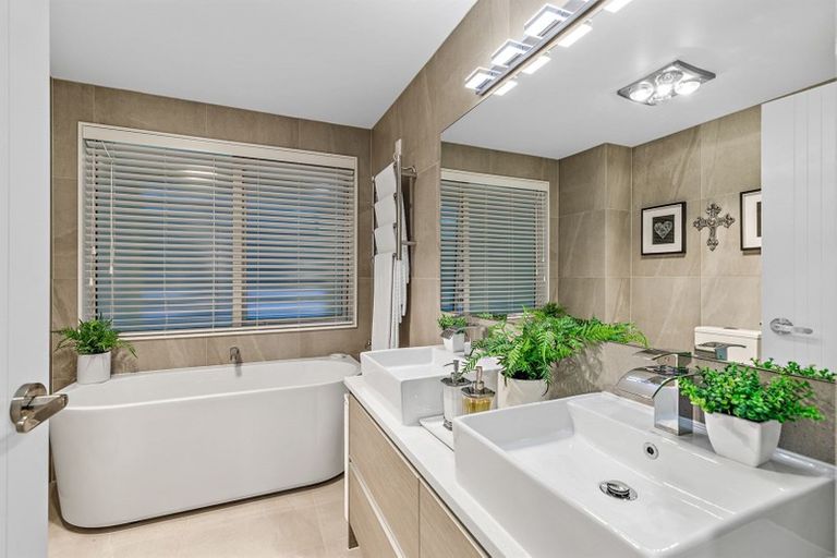 Photo of property in 1203 Whangaparaoa Road, Gulf Harbour, Whangaparaoa, 0930