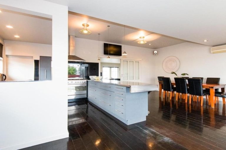 Photo of property in 104 Charles Street, Westshore, Napier, 4110