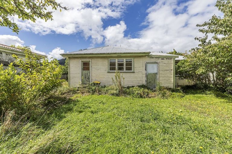 Photo of property in 19 Beauchamp Street, Tawa, Wellington, 5028