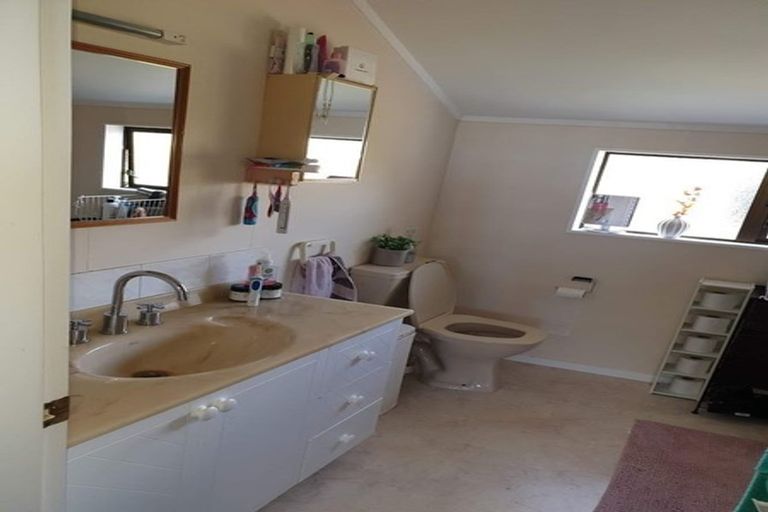 Photo of property in 14 Halladale Road, Papakowhai, Porirua, 5024