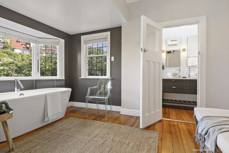 Photo of property in 121 Upland Road, Kelburn, Wellington, 6012