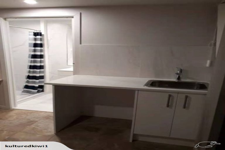 Photo of property in 1/25 Downing Street, Glenfield, Auckland, 0629