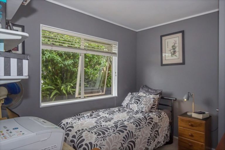 Photo of property in 5 Shadon Place, Stanmore Bay, Whangaparaoa, 0932
