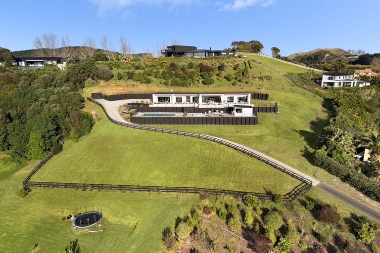 Photo of property in 42 Oceana Drive, Welcome Bay, Tauranga, 3175