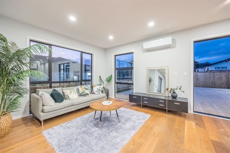 Photo of property in 22 Lewis Younie Road, Kumeu, 0810