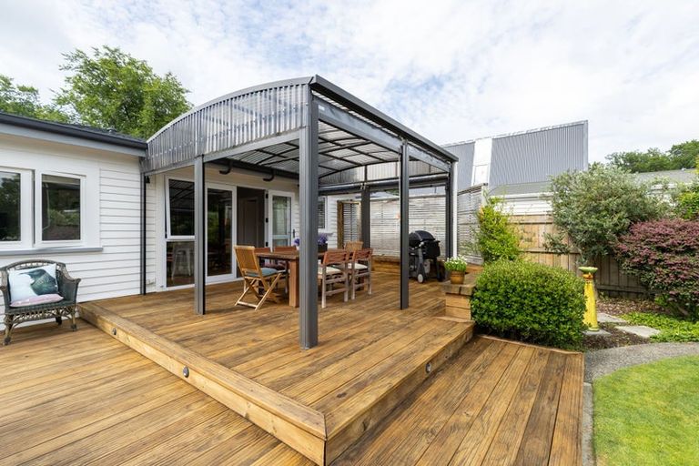 Photo of property in 11 Manapouri Crescent, Hokowhitu, Palmerston North, 4410