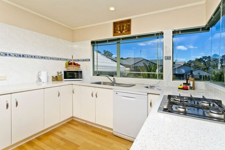 Photo of property in 41 Unsworth Drive, Unsworth Heights, Auckland, 0632