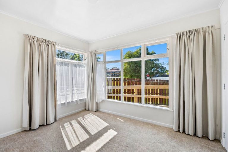 Photo of property in 2a Ballagh Close, Onerahi, Whangarei, 0110