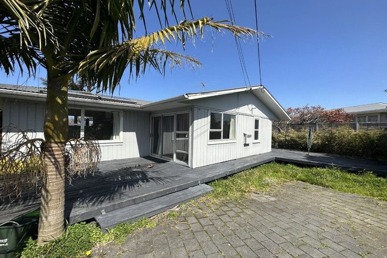 Photo of property in 158 Carlisle Road, Northcross, Auckland, 0632
