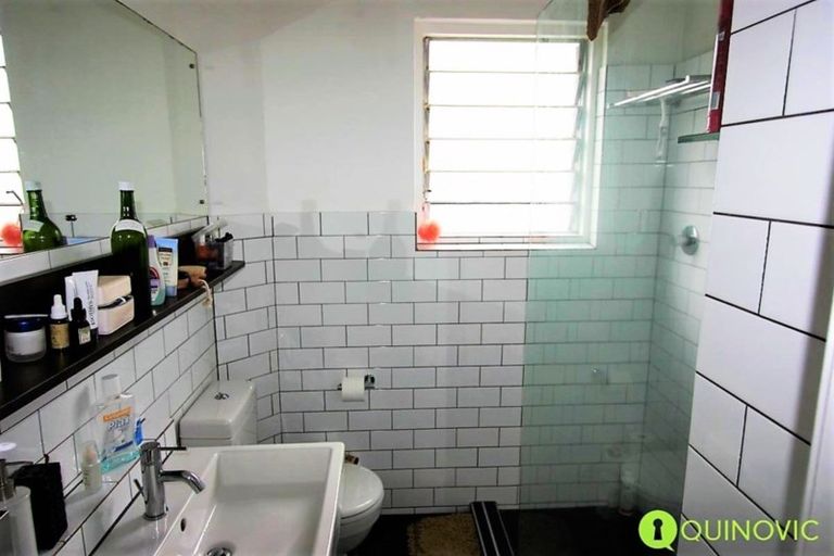 Photo of property in Illawarra Flats, 11/6 Brighton Road, Parnell, Auckland, 1052