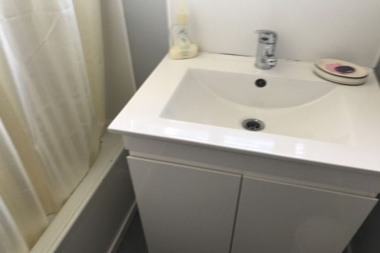 Photo of property in 37 Monowai Place, Westbrook, Palmerston North, 4412