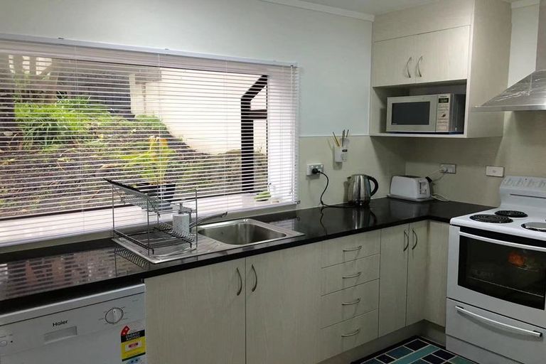 Photo of property in 3 Chevron Place, Castor Bay, Auckland, 0620