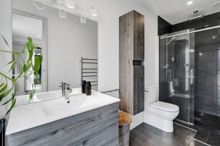 Photo of property in 5d Vardon Way, Waiwhakaiho, New Plymouth, 4312