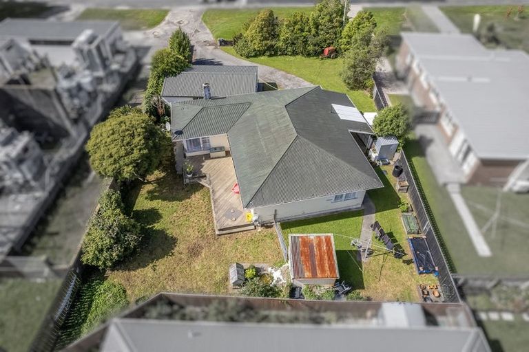 Photo of property in 5 The Strand, Wainuiomata, Lower Hutt, 5014