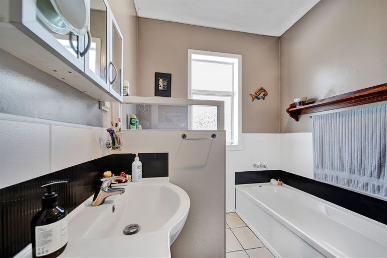 Photo of property in 29 Douglas Street, Hawera, 4610