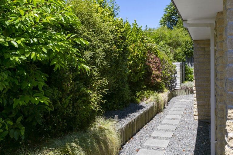 Photo of property in 30 Fairview Terrace, Waipahihi, Taupo, 3330