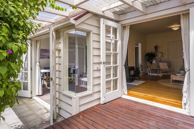 Photo of property in 60 Kirk Street, Otaki, 5512
