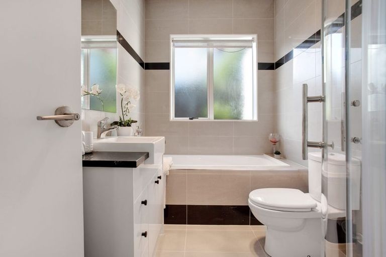Photo of property in 15 Dromoland Drive, Flat Bush, Auckland, 2019