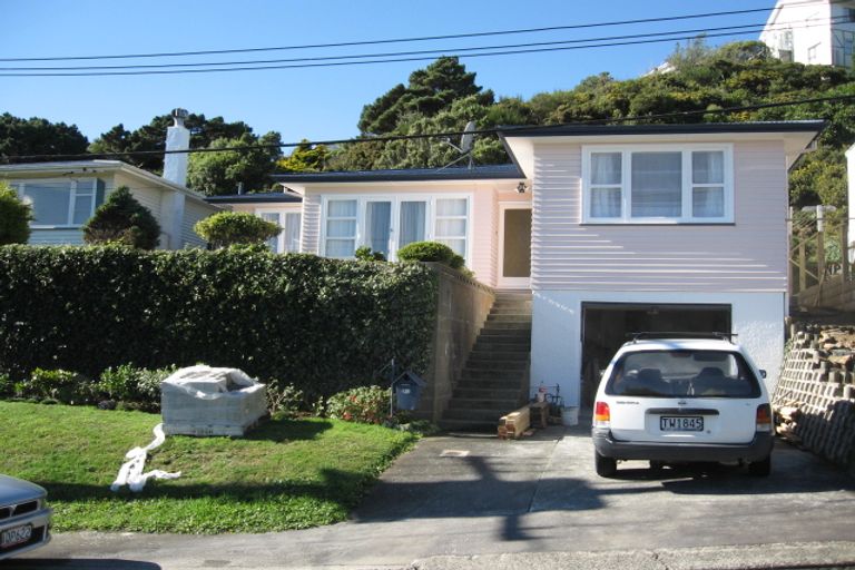 Photo of property in 23 Omega Street, Newlands, Wellington, 6037