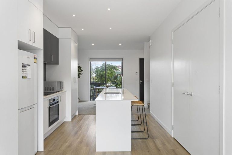 Photo of property in 3/46 Jane Maree Road, Kumeu, 0810