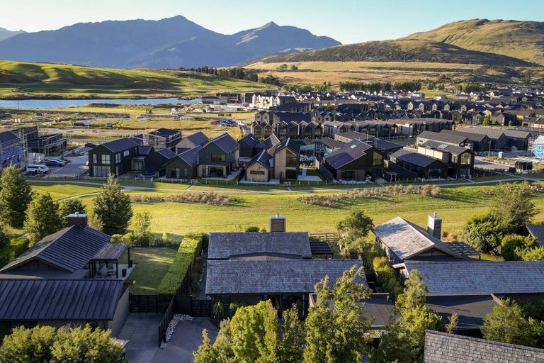 Photo of property in 20 Rannoch Drive, Jacks Point, Queenstown, 9371