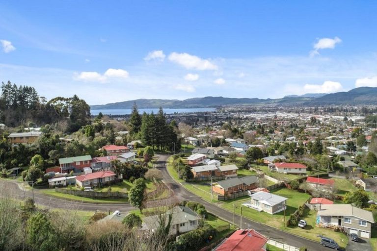 Photo of property in 61 Thomas Crescent, Western Heights, Rotorua, 3015