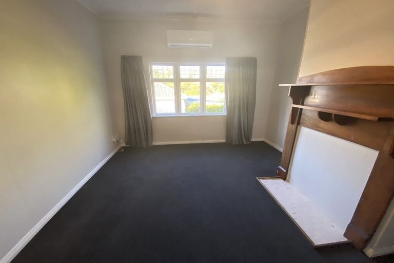 Photo of property in 23 Medway Street, Island Bay, Wellington, 6023