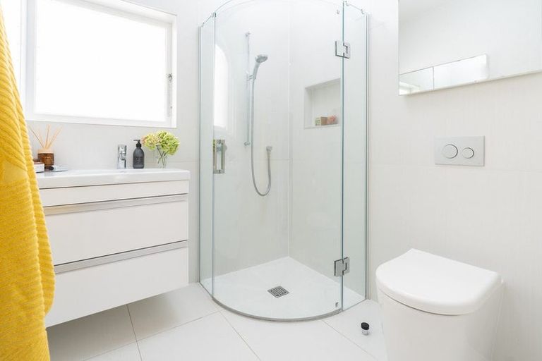 Photo of property in 16 Hawker Street, Mount Victoria, Wellington, 6011