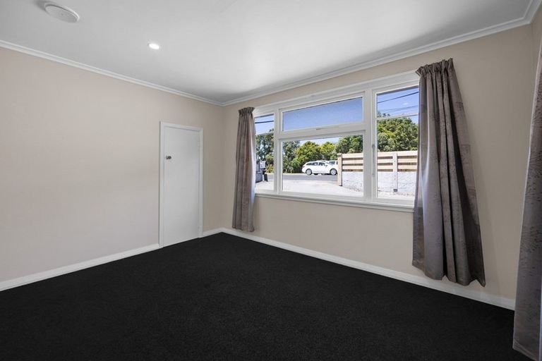 Photo of property in 1/9 Tarahua Road, Vogeltown, New Plymouth, 4310