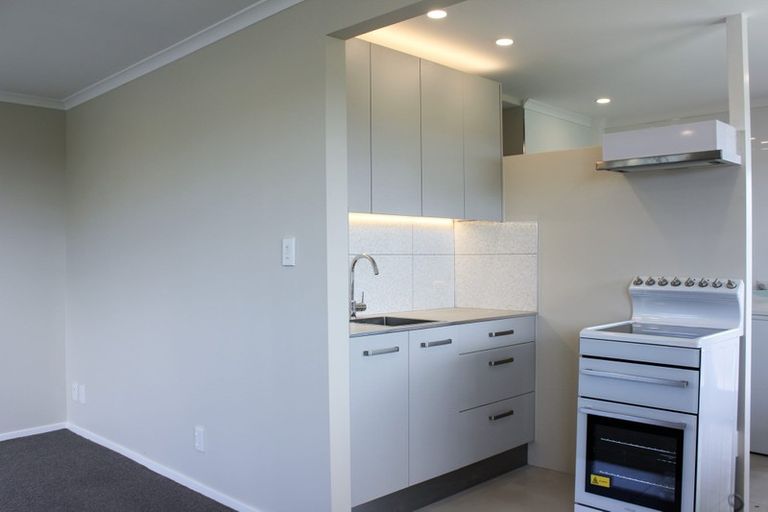 Photo of property in 53 Wade River Road, Stanmore Bay, Whangaparaoa, 0932