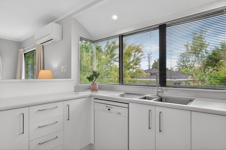 Photo of property in 51a Glendale Road, Glen Eden, Auckland, 0602