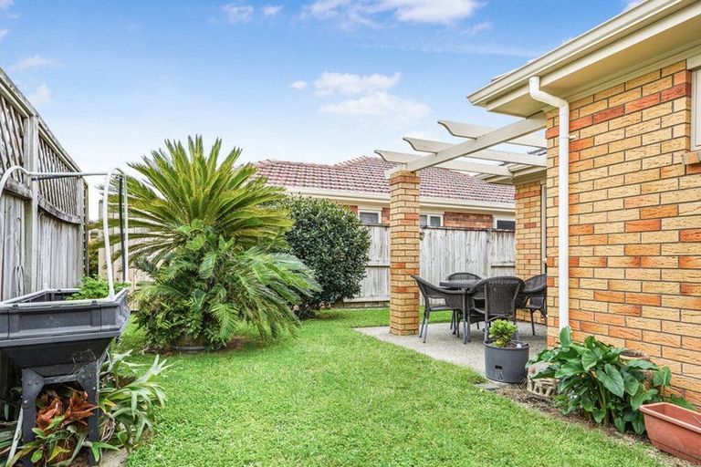 Photo of property in 24 Sovereign Isle Lane, Rototuna, Hamilton, 3210