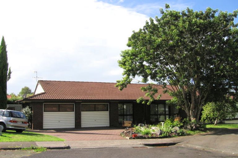 Photo of property in 8 Padfield Place, Sunnyhills, Auckland, 2010