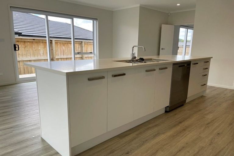 Photo of property in 28 Nellie Drive, Kumeu, 0810